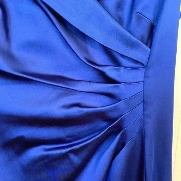 Tahari Blue Formal Prom Party Gown Dress in Size 12. - Picture 6 of 16